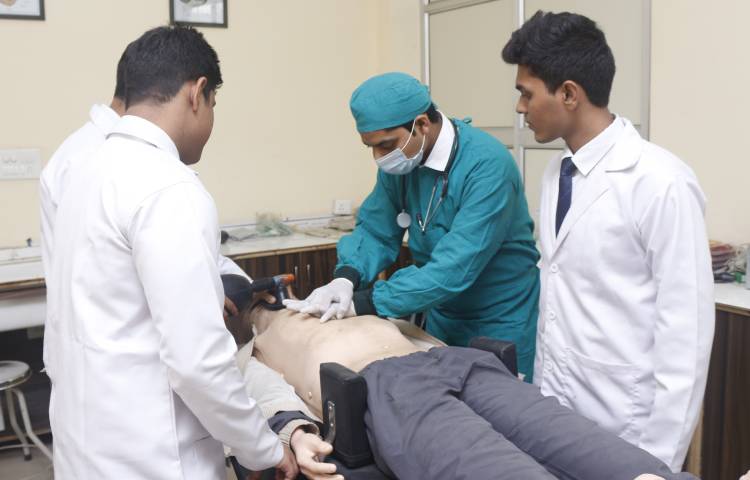 EMT paramedical course in Delhi